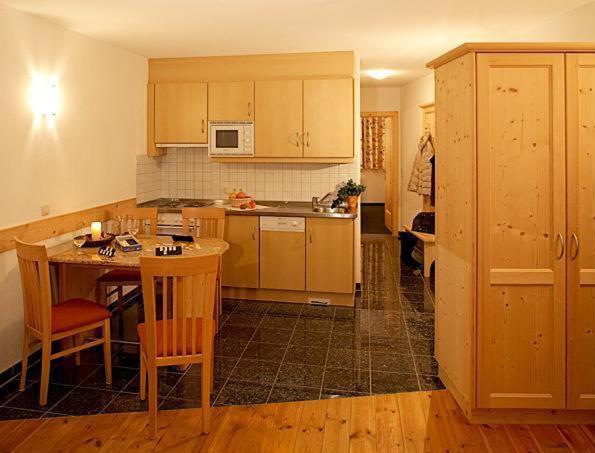 Apart Ehart Sankt Anton am Arlberg Habitación foto